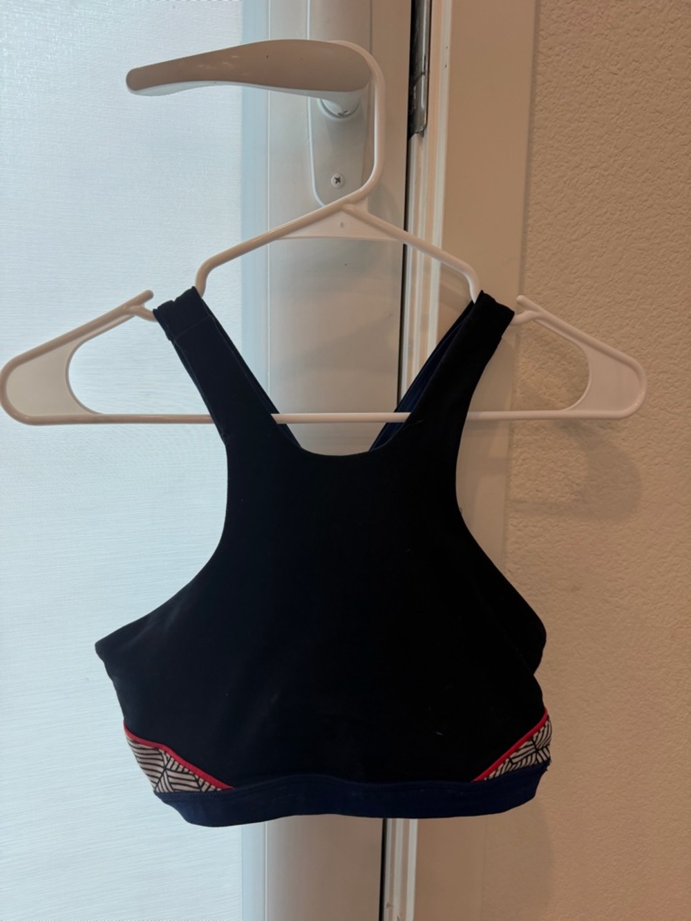 Women’s Black High-Neck Sports Bralette - Unbranded